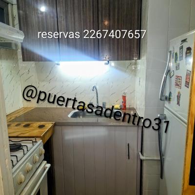 Departamento en alquiler en Villa Gesell. 2 ambientes, 1 baño y capacidad de 1 a 4 personas. 