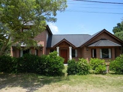 Casa en alquiler en Villa Gesell. 3 ambientes, 2 ba&ntilde;os y capacidad 1 personas. 