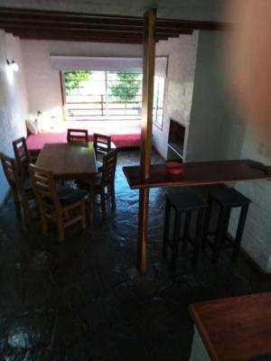 Complejo de Cabañas en alquiler en Villa Gesell. 2 ambientes, 1 baño y capacidad de 2 a 4 personas. A 200 m de la playa