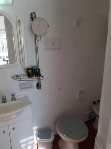 Departamentos en alquiler en Villa Gesell. 2 ambientes, 1 baño y capacidad de 1 a 4 personas. A 50 m de la playa