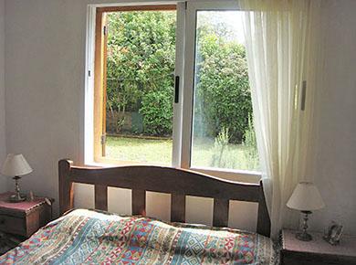 Casa en alquiler en Villa Gesell. 5 ambientes, 2 baños y capacidad de 5 a 8 personas. 