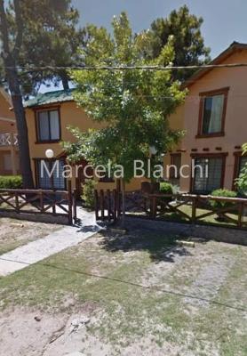Cabaña en alquiler en Villa Gesell. 2 ambientes, 2 baños y capacidad de 2 a 5 personas. 