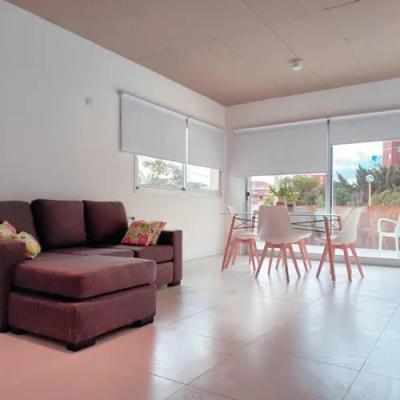 Departamento en alquiler en Villa Gesell. 2 ambientes, 1 baño y capacidad de 2 a 4 personas. 