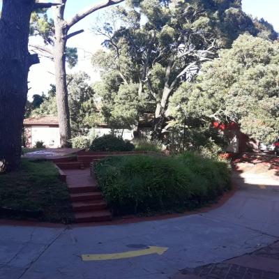 Complejo de Cabañas en alquiler en Villa Gesell. 4 ambientes, 2 baños y capacidad de 3 a 8 personas. 