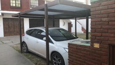 Departamento en alquiler en Villa Gesell. 3 ambientes, 1 baño y capacidad de 2 a 5 personas. 