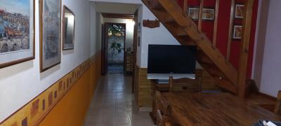 Duplex en alquiler en Villa Gesell. 4 ambientes, 2 baños y capacidad de 1 a 6 personas. 