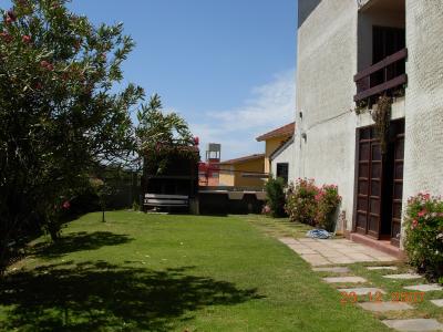 Departamento en alquiler en Villa Gesell. 4 ambientes, 2 baños y capacidad de 1 a 7 personas. 