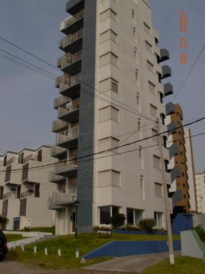 Departamento en alquiler en Villa Gesell. 3 ambientes, 4 baños y capacidad de 1 a 5 personas. 