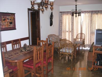 Departamento en alquiler en Villa Gesell. 3 ambientes, 4 baños y capacidad de 1 a 5 personas. 
