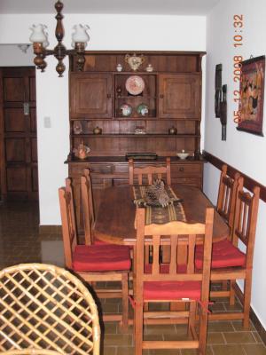 Departamento en alquiler en Villa Gesell. 3 ambientes, 4 baños y capacidad de 1 a 5 personas. 