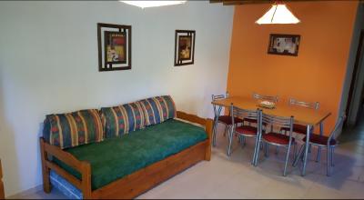 Complejo de Dptos en alquiler en Villa Gesell. 3 ambientes, 1 baño y capacidad de 1 a 6 personas. 