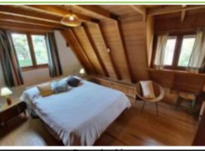 Cabaña en alquiler en Villa Gesell. 3 ambientes, 2 baños y capacidad de 4 a 6 personas. 