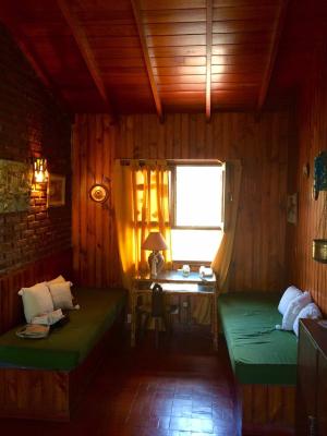 Casa en alquiler en Villa Gesell. 2 ambientes, 1 baño y capacidad de 1 a 5 personas. 