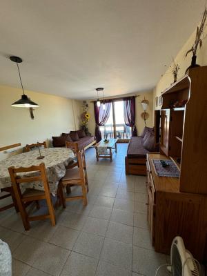 Complejo de Dptos en alquiler en Villa Gesell. 3 ambientes, 2 baños y capacidad de 4 a 6 personas. 