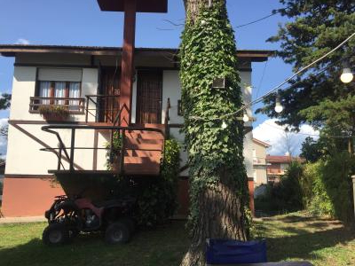 Departamento en alquiler en Villa Gesell. 2 ambientes, 1 baño y capacidad de 1 a 5 personas. 