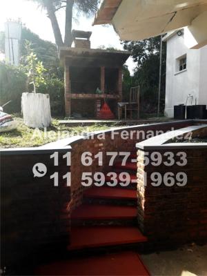 Casa en alquiler en Villa Gesell. 2 ambientes, 1 baño y capacidad de 2 a 4 personas. 