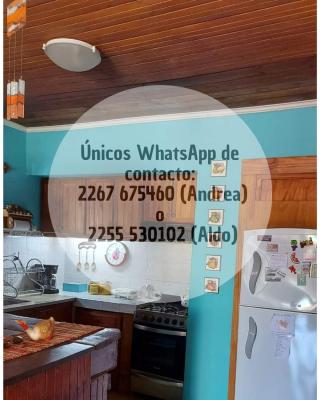 Casa en alquiler en Villa Gesell. 3 ambientes, 1 baño y capacidad de 5 a 6 personas. 