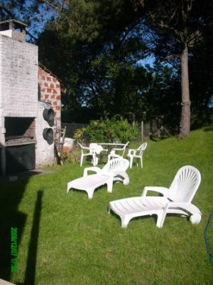 Departamento en alquiler en Villa Gesell. 2 ambientes, 1 baño y capacidad de 1 a 4 personas. 