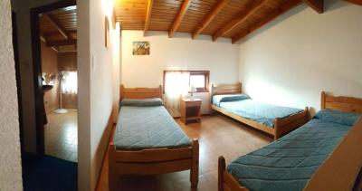 Duplex en alquiler en Villa Gesell. 3 ambientes, 2 baños y capacidad 6 personas. 