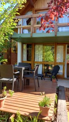 Casa en alquiler en Villa Gesell. 3 ambientes, 2 baños y capacidad de 1 a 5 personas. 